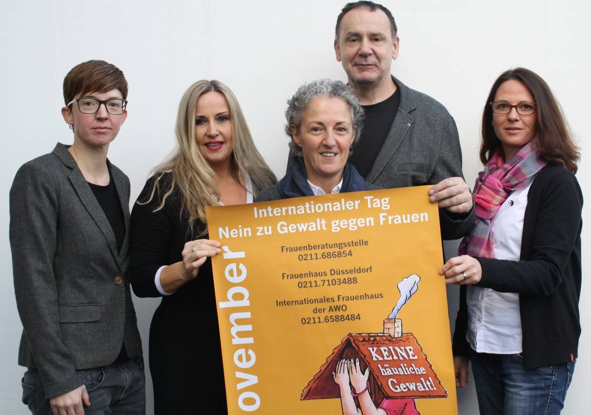  „Meine Frau ist seit 30 Jahren Frauenrechtlerin“, sagt Künstler Jacques Tilly. Deshalb hat er das Plakat-Motiv zum Internationalen Tag „Nein zu Gewalt gegen Frauen“ gestaltet. 