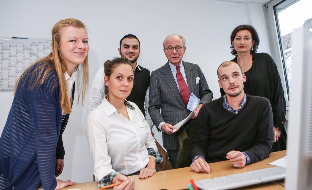  Katharina Fleiter, Birthe Früh, Mohammed Khalaf Joachim F. Scheele, Martin Vornhof und Miriam Koch (v. l.). 