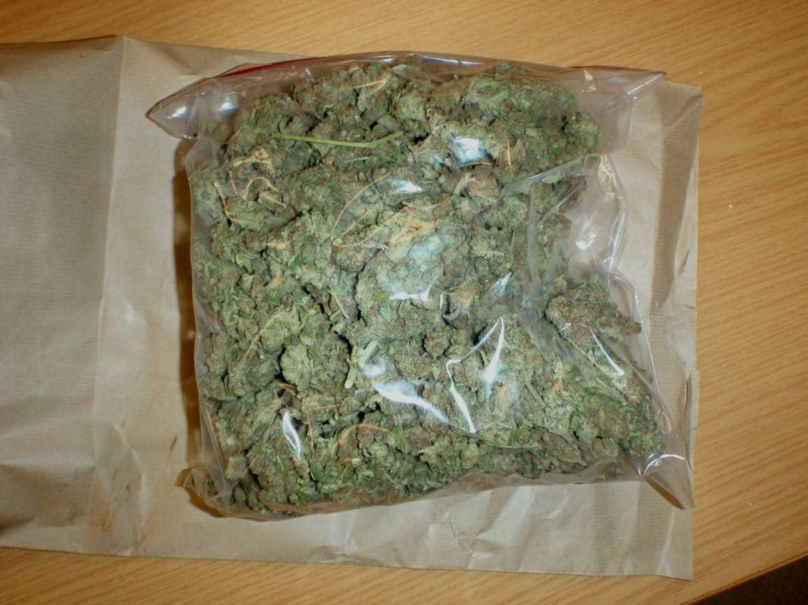  Dieses Päckchen mit Marihuana fanden die Beamten in dem Auto. 
