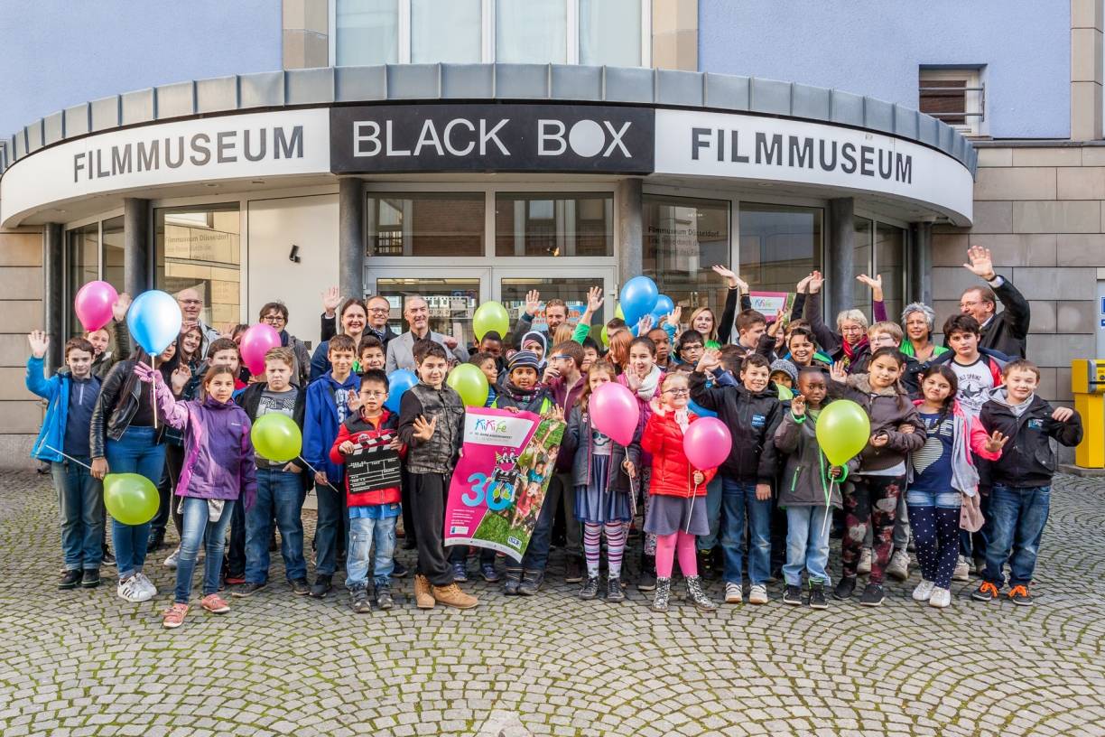  Am Eröffnungstag des KinderKino-Festes heute wurden die ersten Schulklassen zu den Mitmachaktionen und einer Filmvorführung in der Black Box des Filmmuseums begrüßt. 