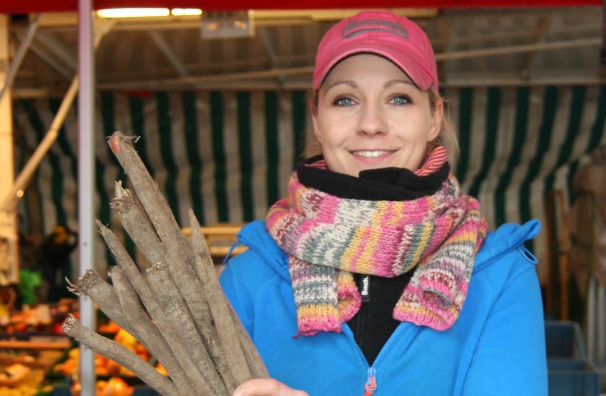  Sieht ein bisschen aus wie Brennholz. Nadine Eyckeler diesmal mit Schwarzwurzeln. 