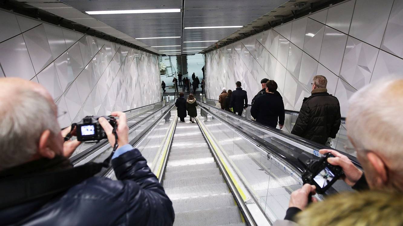  Lockte Interessierte an: Der neue U-Bahnhof an der Heinrich-Heine-Allee. 