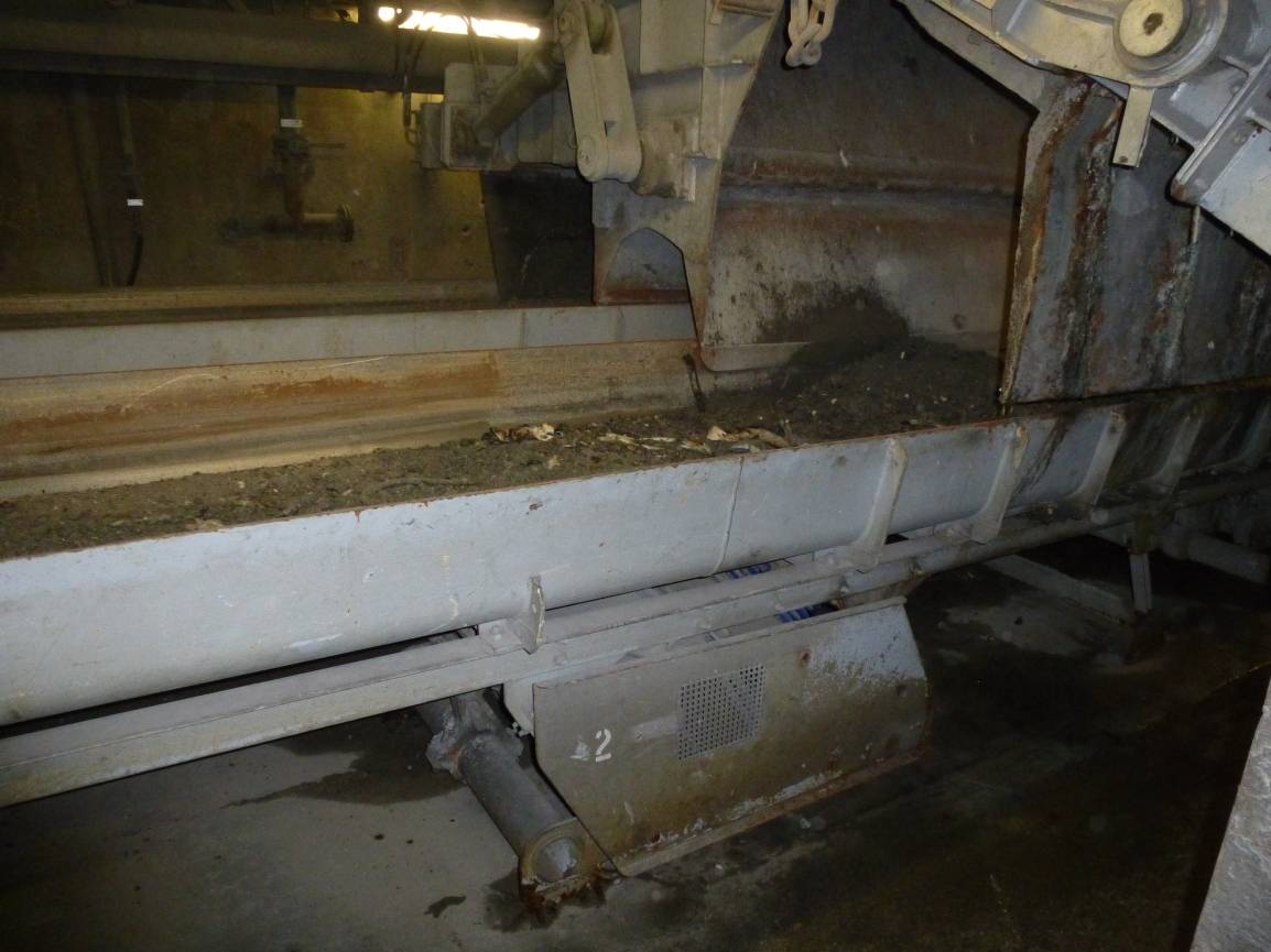  Was nach der Verbrennung übrig bleibt... Die graue Asche muss zunächst abkühlen.  