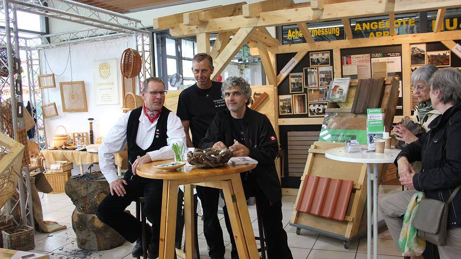 Die Crew von Zimmermeister Stefan Pitzer...