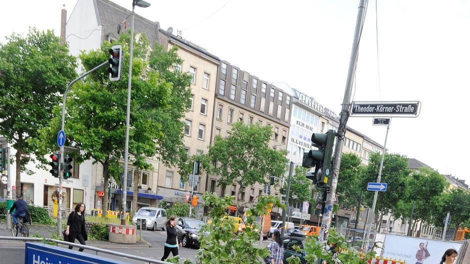 Auch an der Heinrich-Heine-Allee blieben nicht alle Bäume...