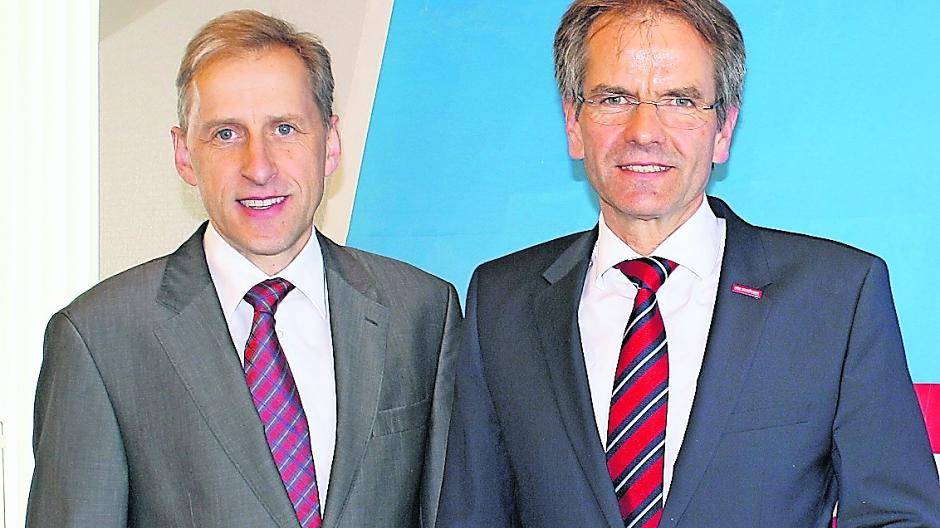  Hauptgeschäftsführer Dr. Axel Fuhrmann (l.) und der neue Handwerkskammer-Präsident Andreas Ehlert vermeldeten optimistische Zahlen für die Betriebe in der Region. 