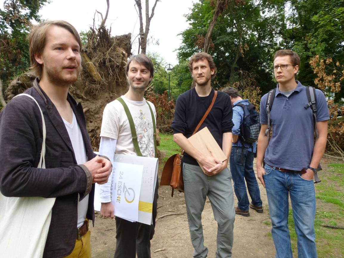  Tobias Jochinke, Daniel Goll, Philip Behrend und Philipp Bilke (v. li.)wollen mit Sturmbrettchen ein Zeichen setzen. 