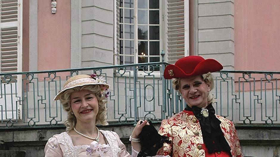 Mitglieder des Vereins Jardin des Epoques begrüßten als Kurfürstenpaar die Gäste des...