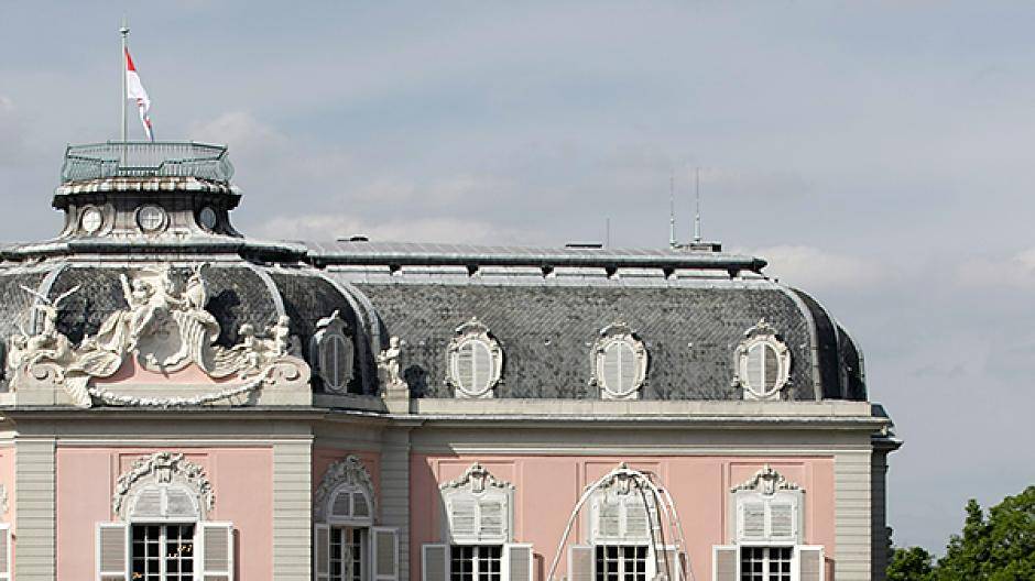 Das Schloss Benrath - im Jahre 1770 fertig gestellt - hat noch immer eine große...
