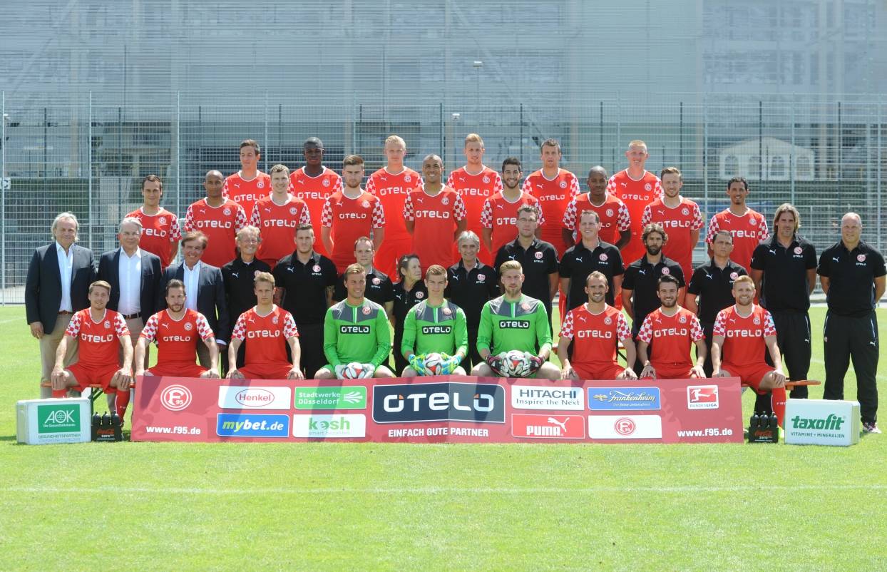  Die Mannschaft präsentiert sich bei der Saisoneröffnung am Wochenende. 