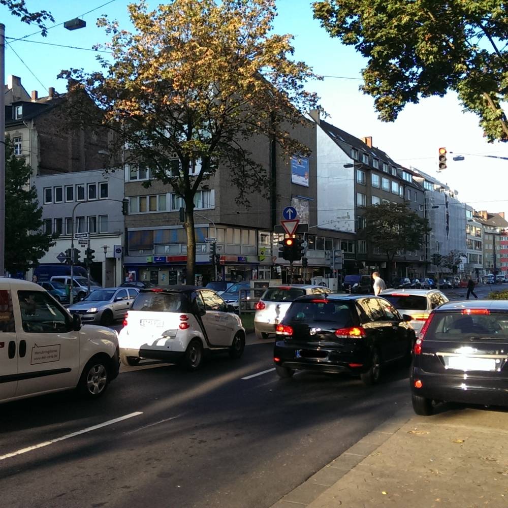  Einfach toll, wenn man die Blechlawine morgens einfach überholen kann. 