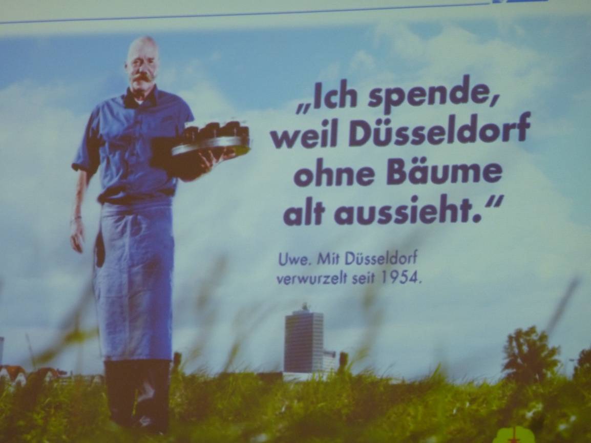  Auch Köbes Uwe beteiligt sich. 