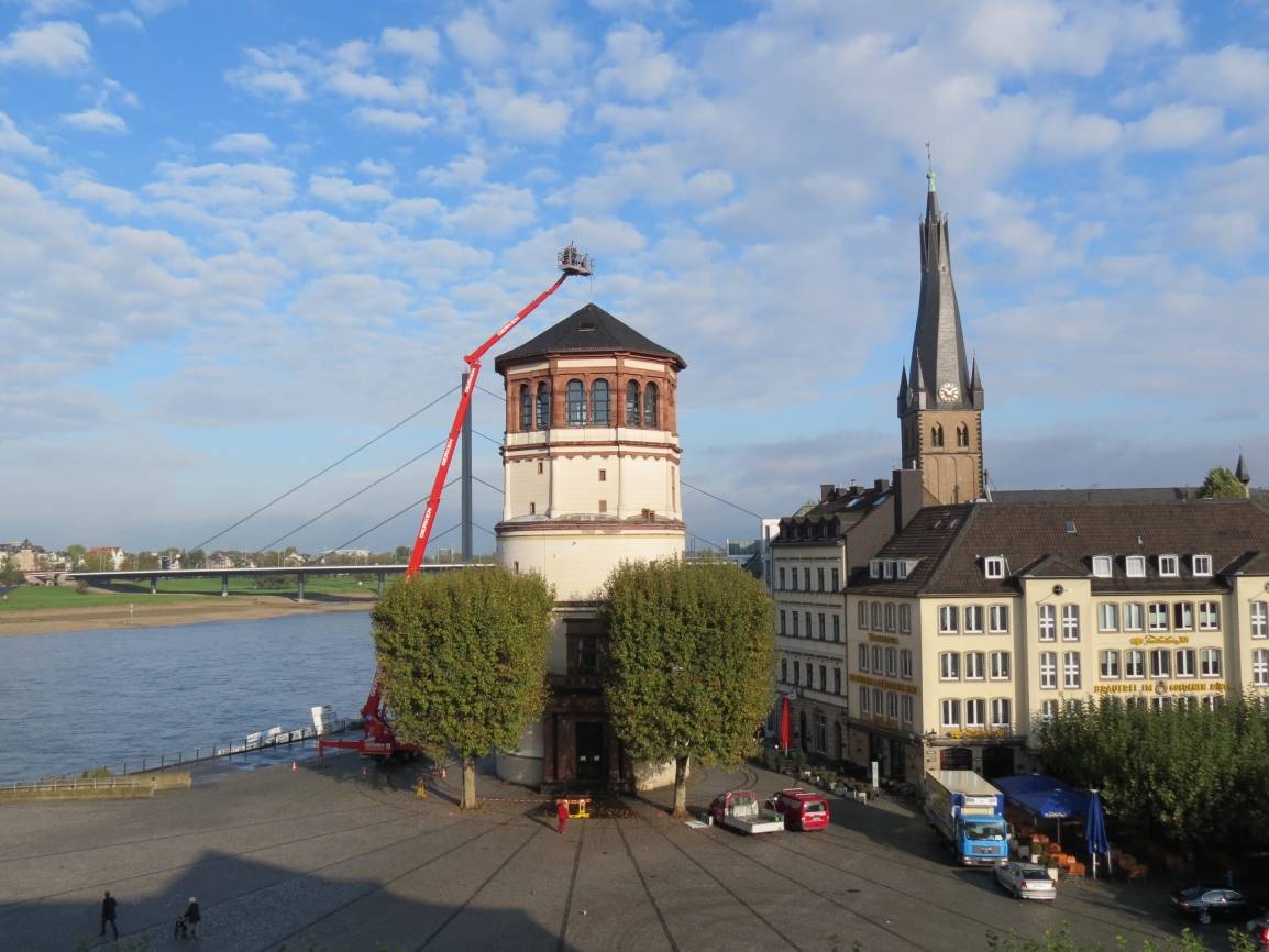 Der Schlossturm hat seine Wetterfahne zurück