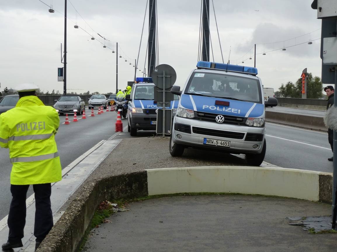 Großeinsatz gegen Einbrecherbanden: Düsseldorfer Rheinbrücken im Fokus