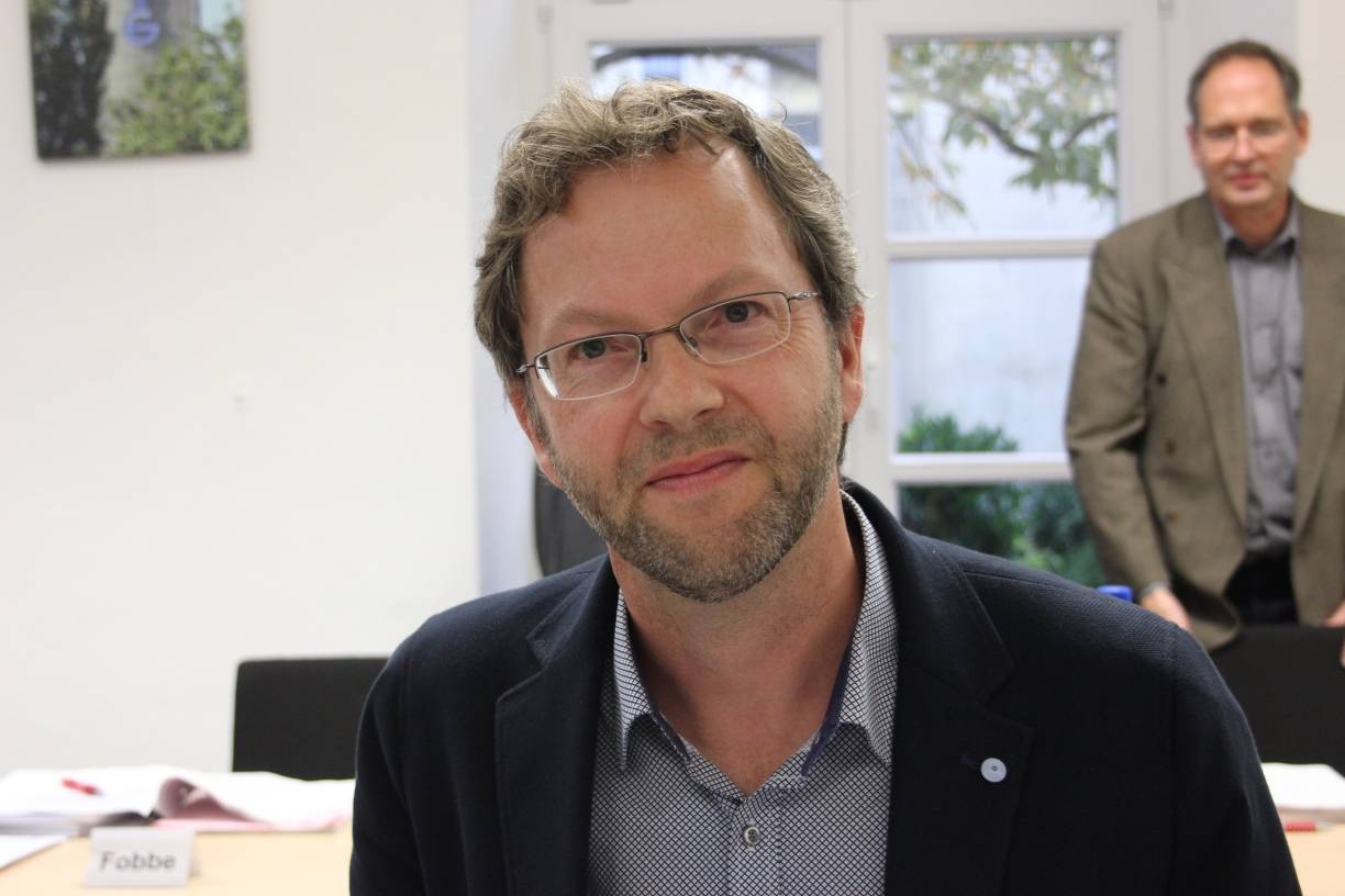  Norbert Richarz vom Gartenamt stellte in der Bezirksvertretung 7 im Gerresheimer Rathaus am Neusser Tor die Ideen der Fachleute vor, wie Düsseldorf in den nächsten Jahren sein Grünsystem entwickeln sollte. 