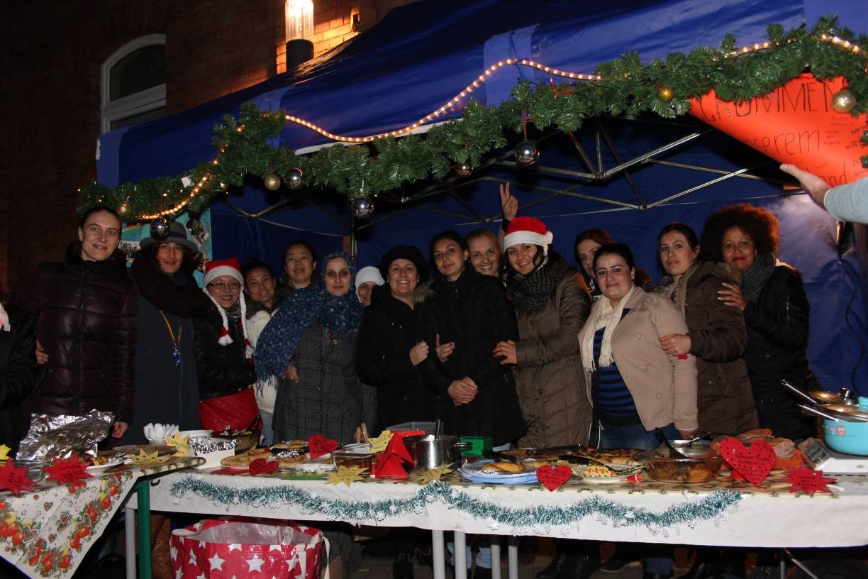 Gute Laune auf dem Weihnachtsmarkt der Ferdinand-Heye-Schule