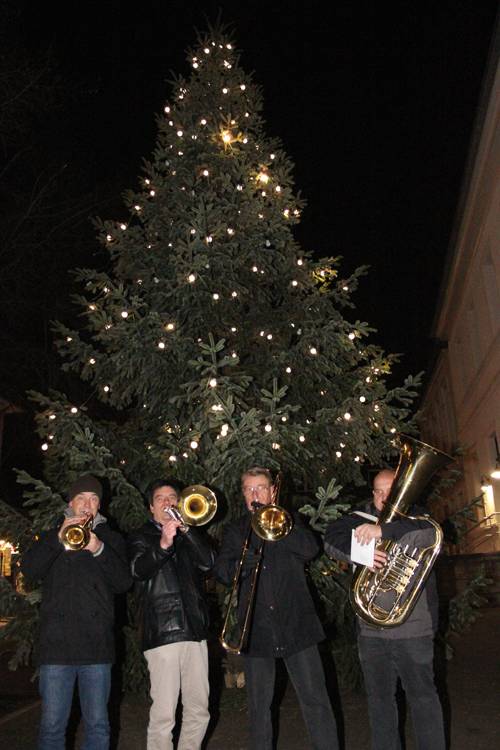 Türchen 2 in Gerresheim: Mit Musik und Tanne