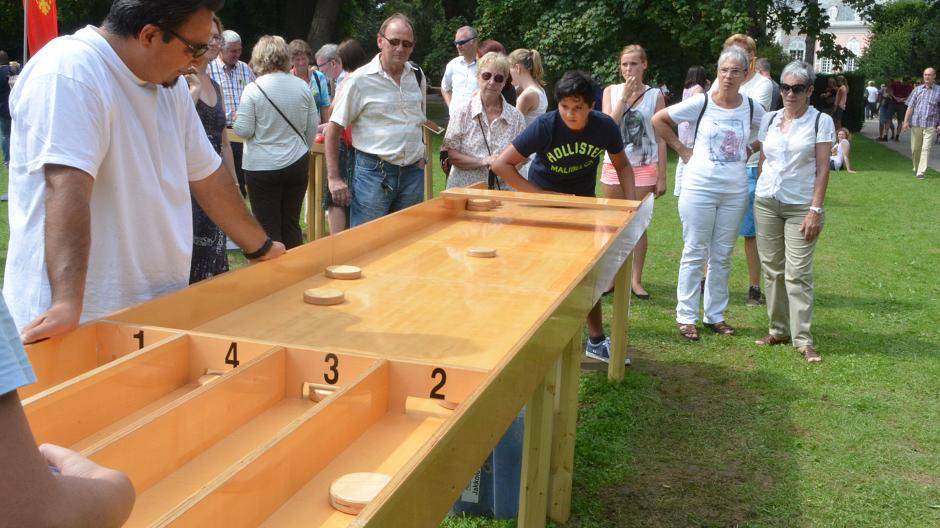 Historische Holzspiele waren der Hit bei Kindern und...