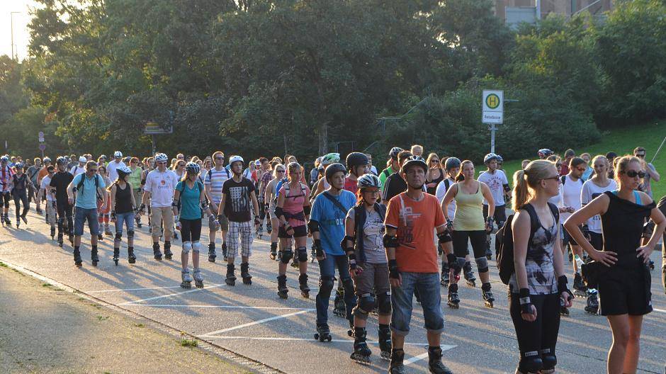 Bestes Wetter zog diesmal mehrere Tausend Inline-Skater zur Rollnacht auf Düsseldorfs...