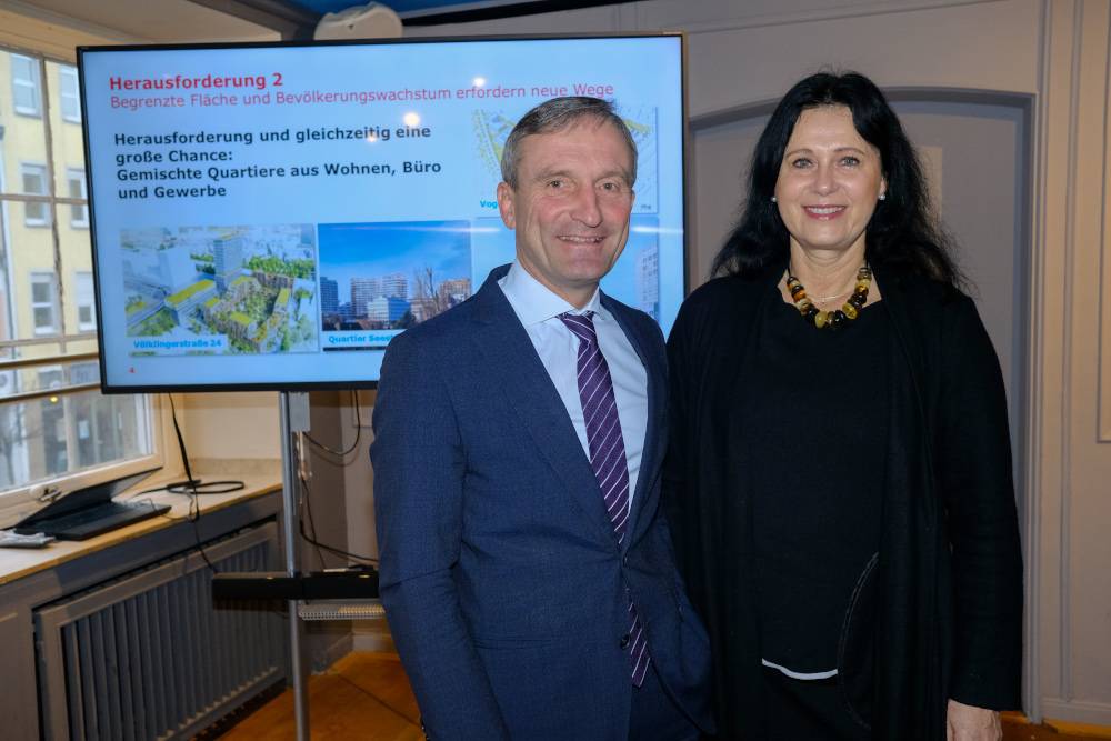  Oberbürgermeister Thomas Geisel und Planungsdezernentin Cornelia Zuschke präsentierten Grundsätze für den Städtebau, die Erfolge und die weiteren Schritte der „Düsseldorfer Wege im Wohnungsbau“. 