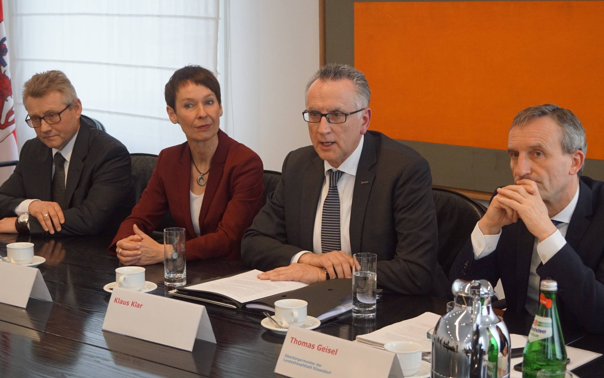  Von rechts: Aufsichtsratsvorsitzender OB Thomas Geisel mit den Rheinbahnvorständen Klaus Klar, Sylvia Lier und Michael Richarz.  