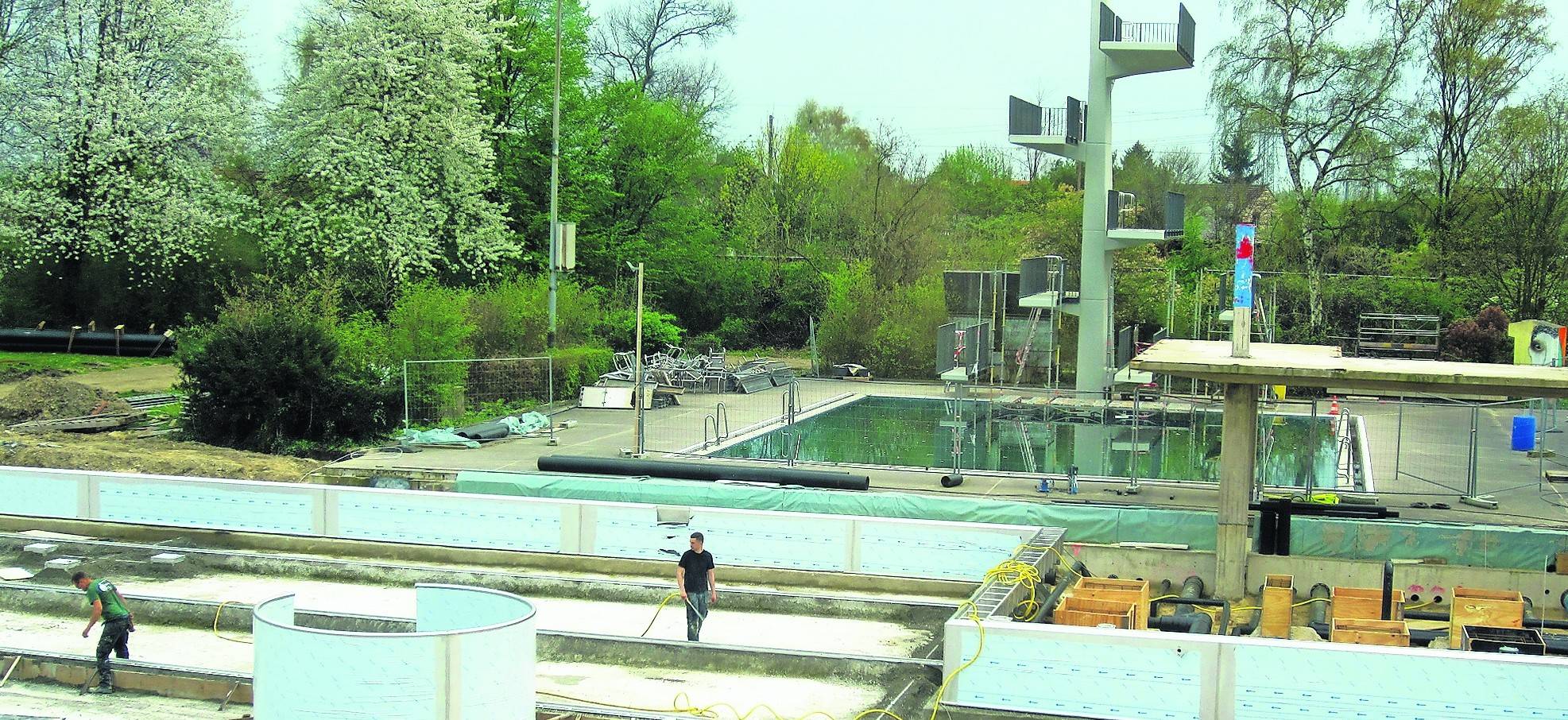  Aktuelle Baustelle im Allwetterbad in Flingern - Zwischen Barfußgang und Fön-Zone. 