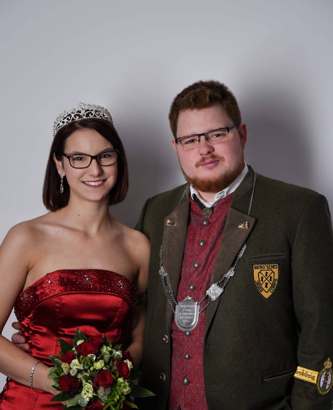  Das Jungschützen-Königspaar Adrian Schumacher und Alicia Winkelmann. Die jungen Majestäten gehören zum Berg’schen Jägercorps. 