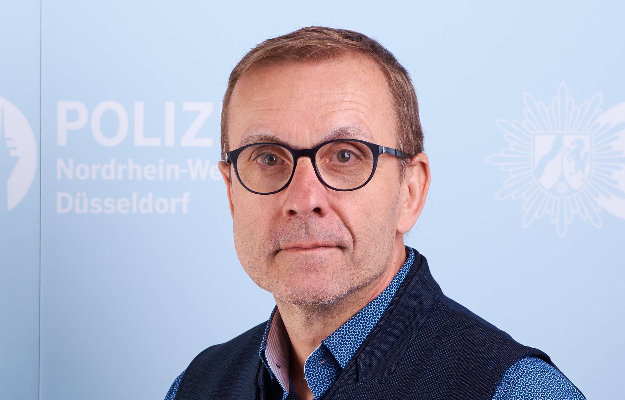 Kriminalhauptkommissar Lutz Türk berät Senioren -