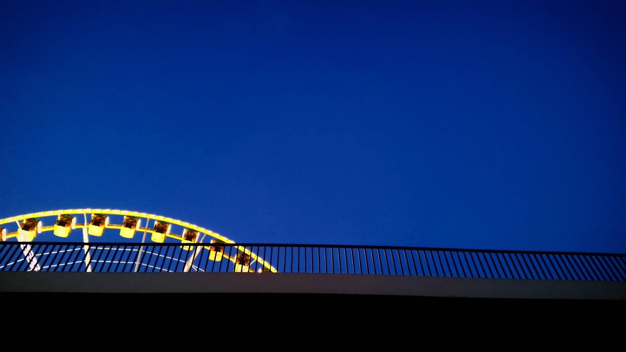  Das Leben ist wie ein Riesenrad. Mal ist man ganz oben, mal ganz unten. Am Ende kommt es aber darauf an, die Fahrt einfach zu genießen. 