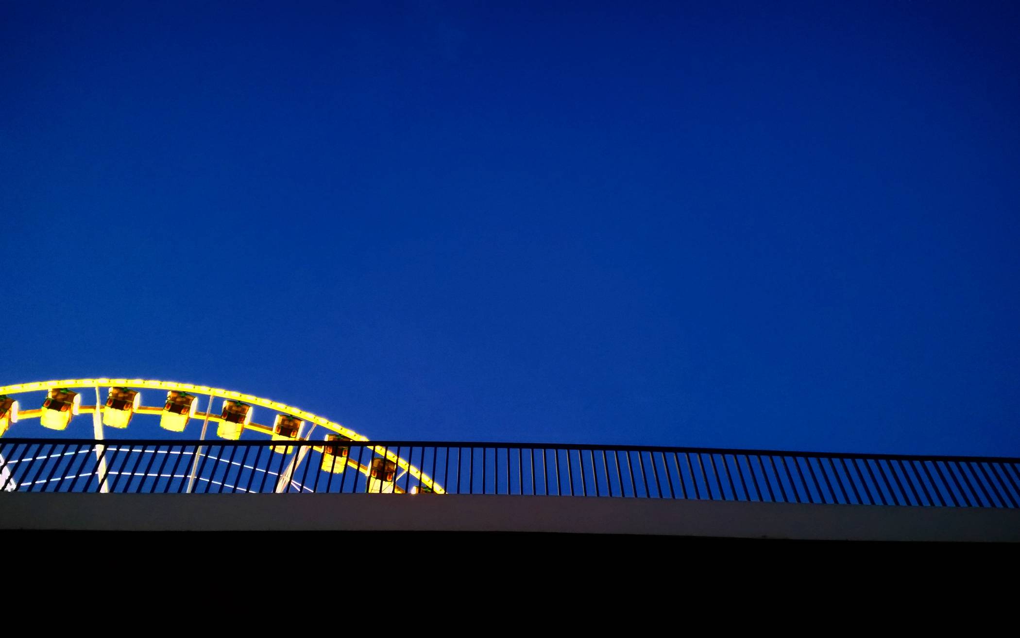  Das Leben ist wie ein Riesenrad. Mal ist man ganz oben, mal ganz unten. Am Ende kommt es aber darauf an, die Fahrt einfach zu genießen. 