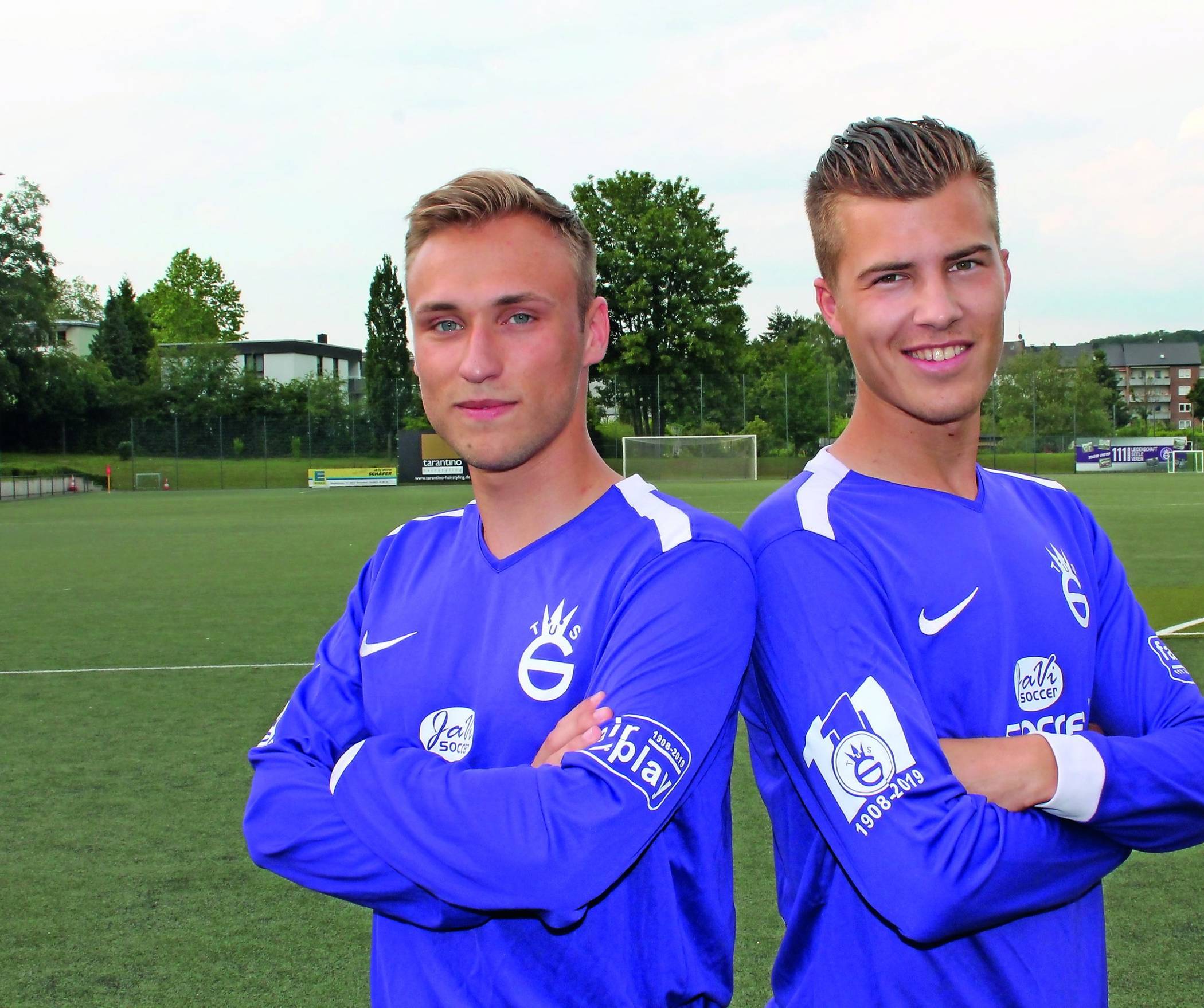  Sie stehen stellvertretend für den Jugend-Esprit beim TuS: Bastian Wüster (22 Jahre, li.) und Henrik Raschl (21 Jahre). 	 