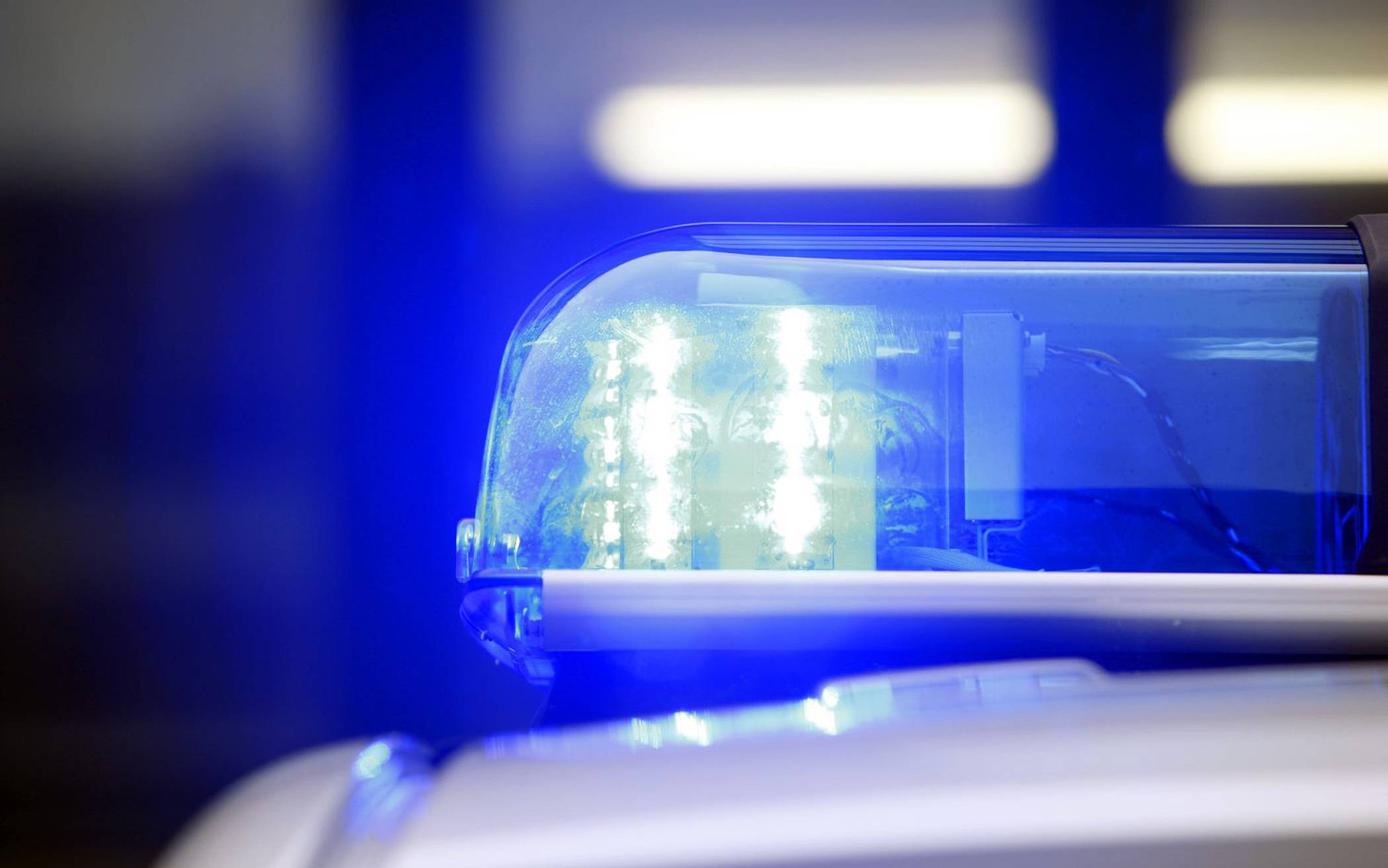 Gassigänger mit Messer bedroht und ausgeraubt