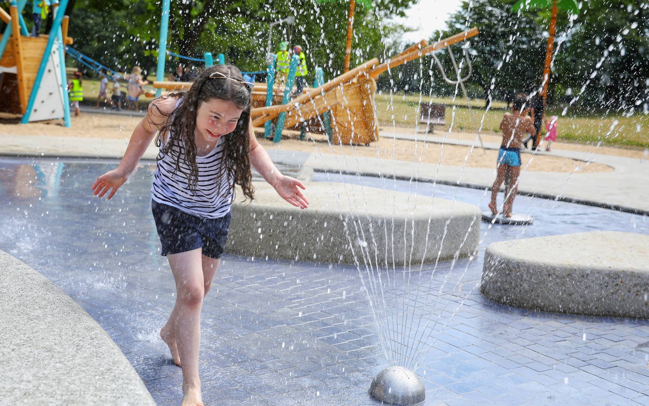 Der Wasserspielplatz im Volksgarten ist eröffnet