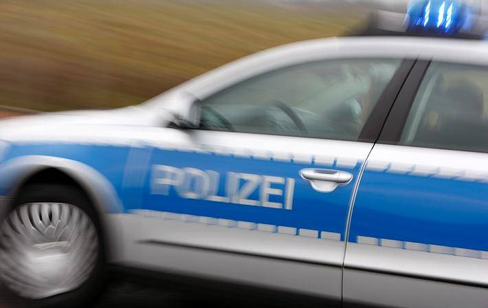 In Düsseldorf-Holthausen wurde eine Apotheke von einem bewaffneten Täter überfallen.