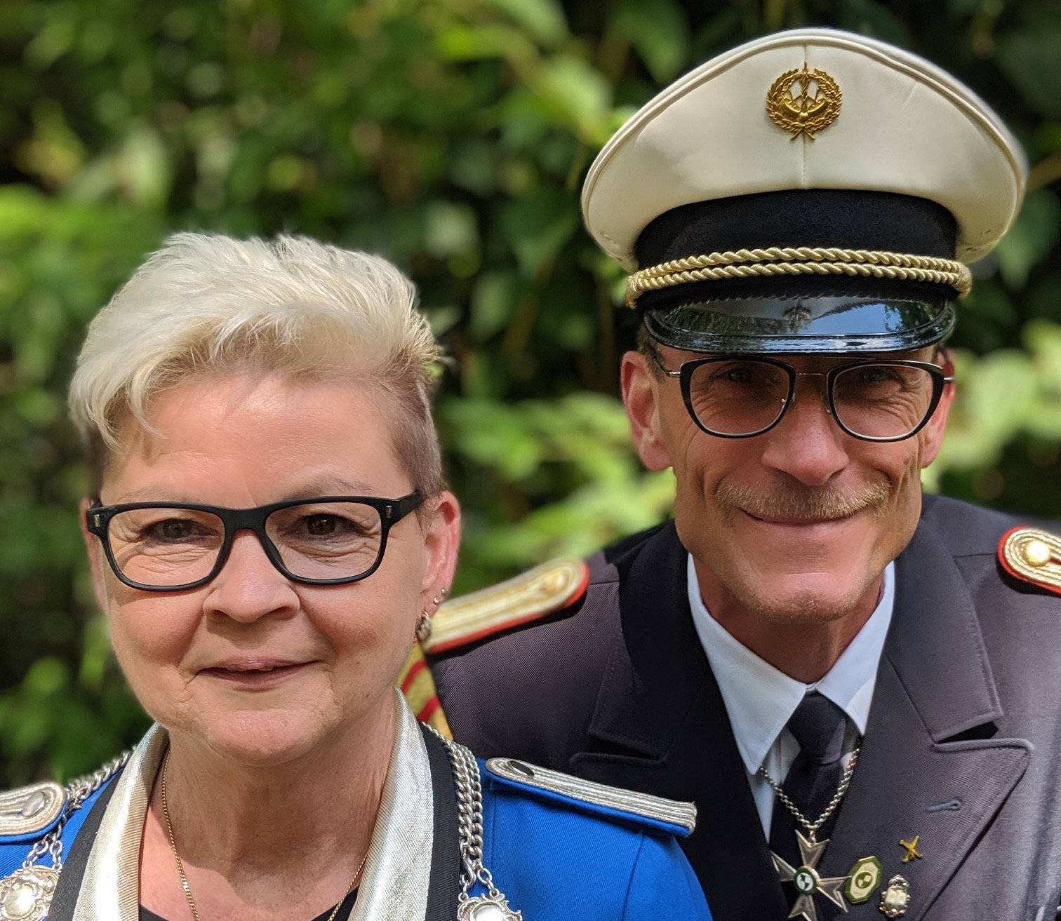  Freuen sich auf das Fest: Das amtierende Königspaar Waltraud Chung und Helmut Gatzen. 