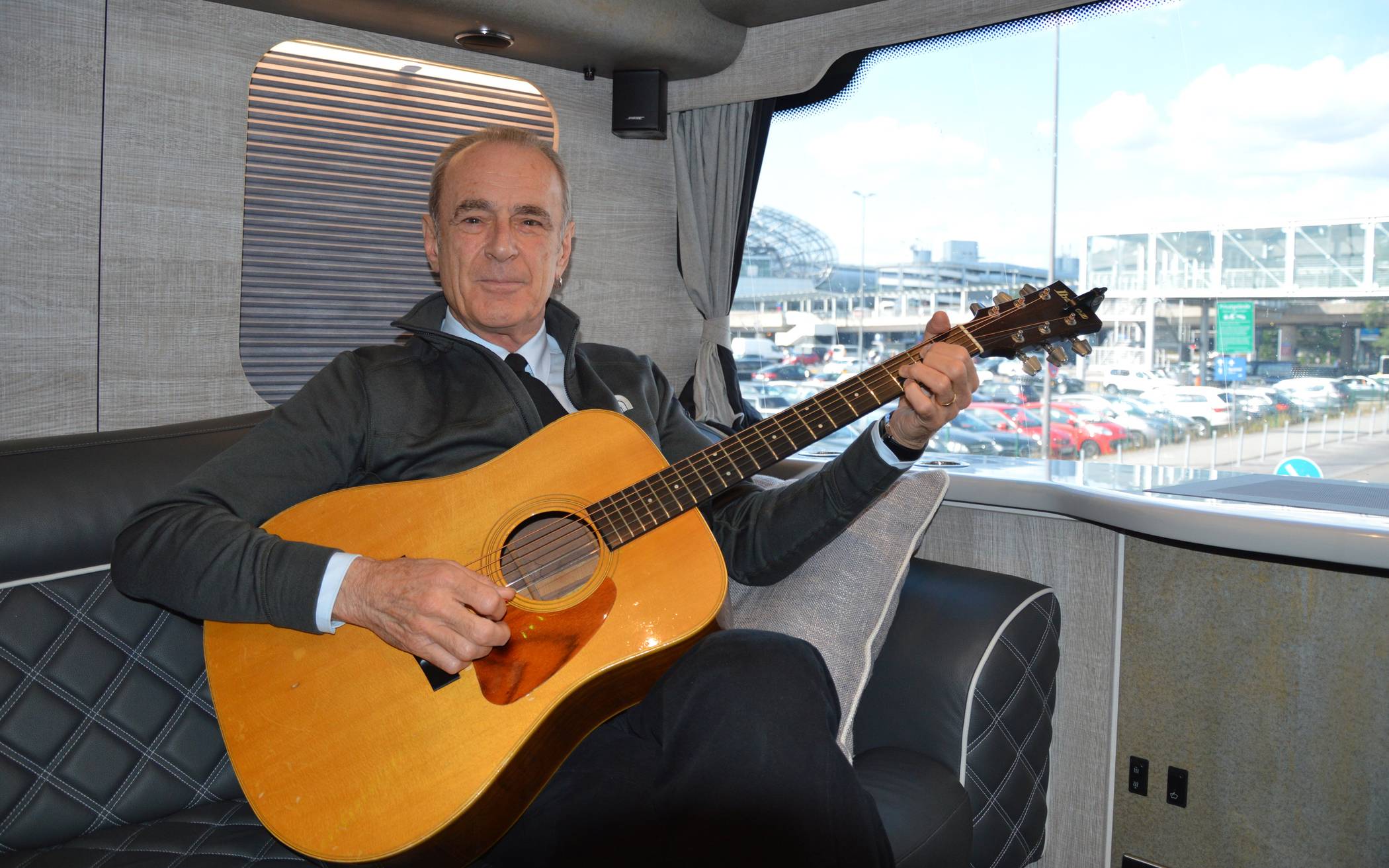  Auch ein Ort für Kompositionen: der Status Quo-Tourbus. Teile des aktuellen Quo-Albums „Backbone“ schrieb Francis Rossi (70) in der ersten Etage des Busses. 