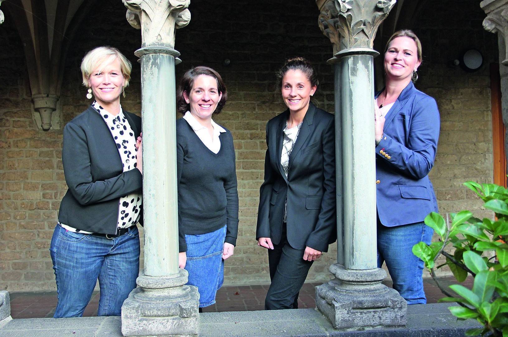 Fröhlich blicken sie in ihre Zukunft als Stiftsdamen der Bürgerwehr (v.l.) Andrea Schmitz, Daniela Falkenberg, Stefanie Kamp-Knorren und Kathrin Oelschläger.