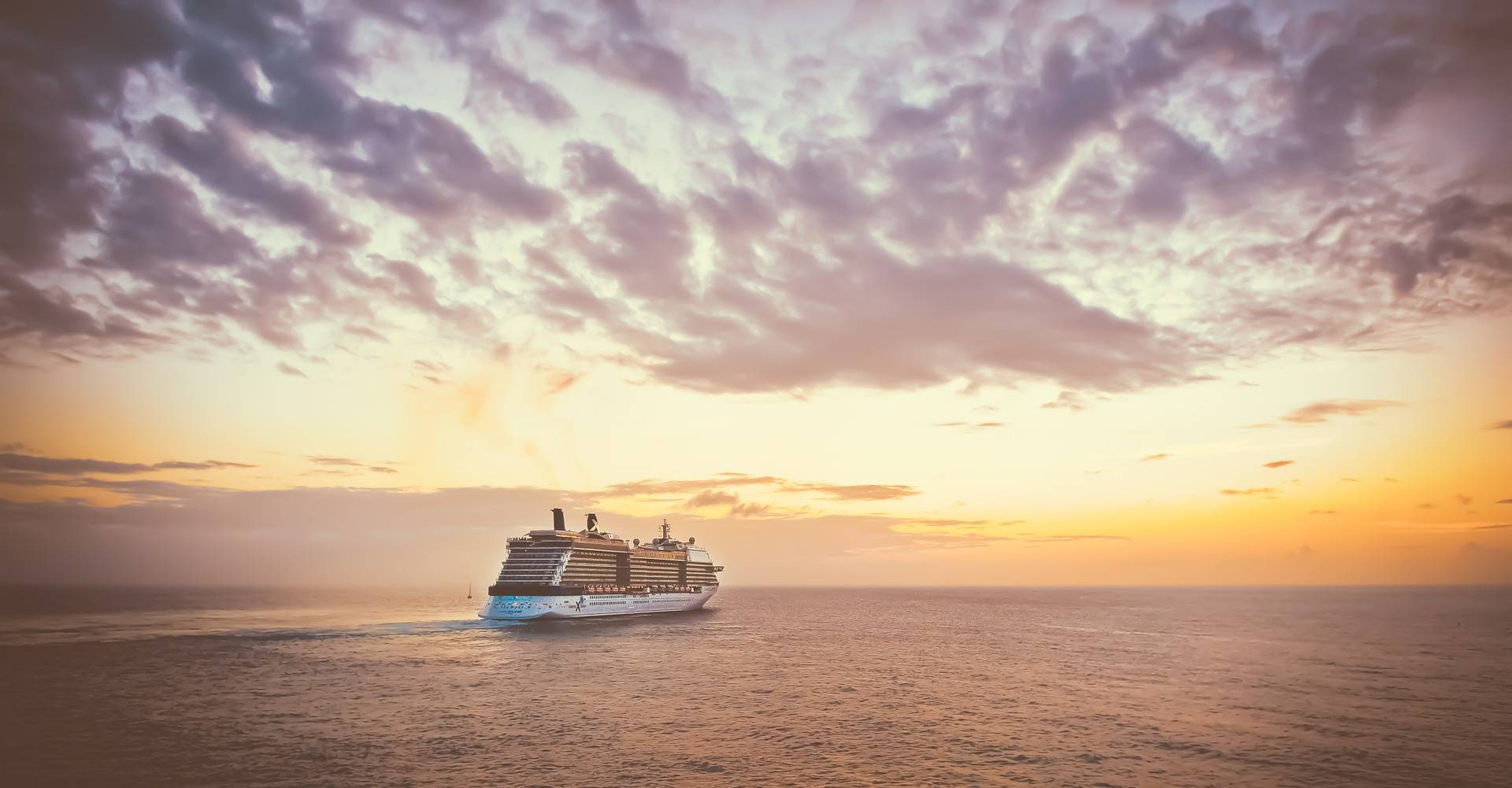  Kreuzfahrten bieten das Beste aus zwei Welten: Einerseits besuchen die Passagiere warme und tropische Reiseziele. Auf der anderen Seite müssen sie sich nicht für einen Ort entscheiden. 