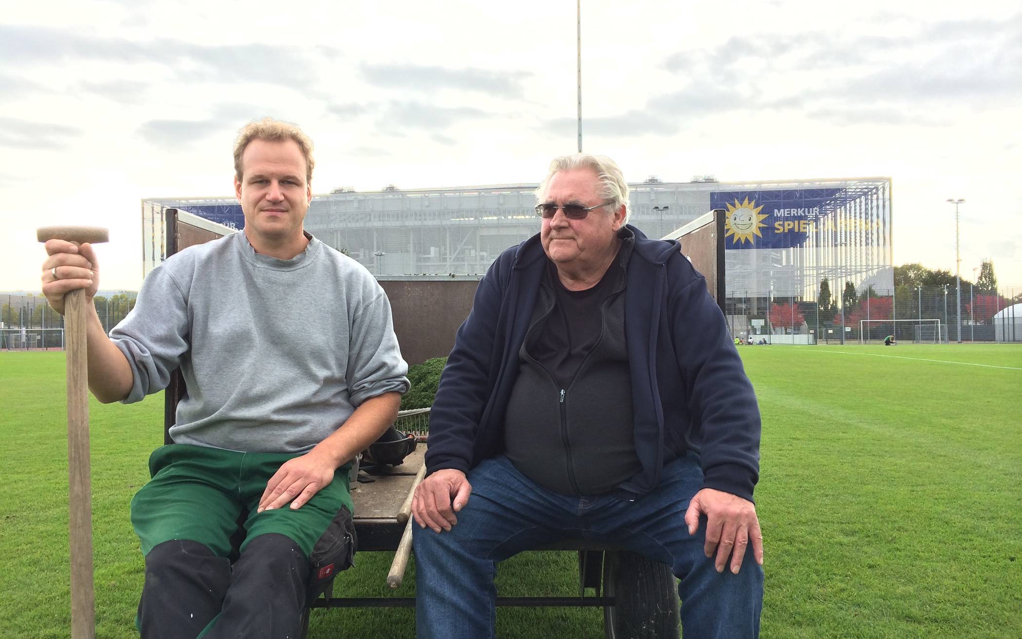 Pause auf dem Green: Kim Steigert und Dieter...