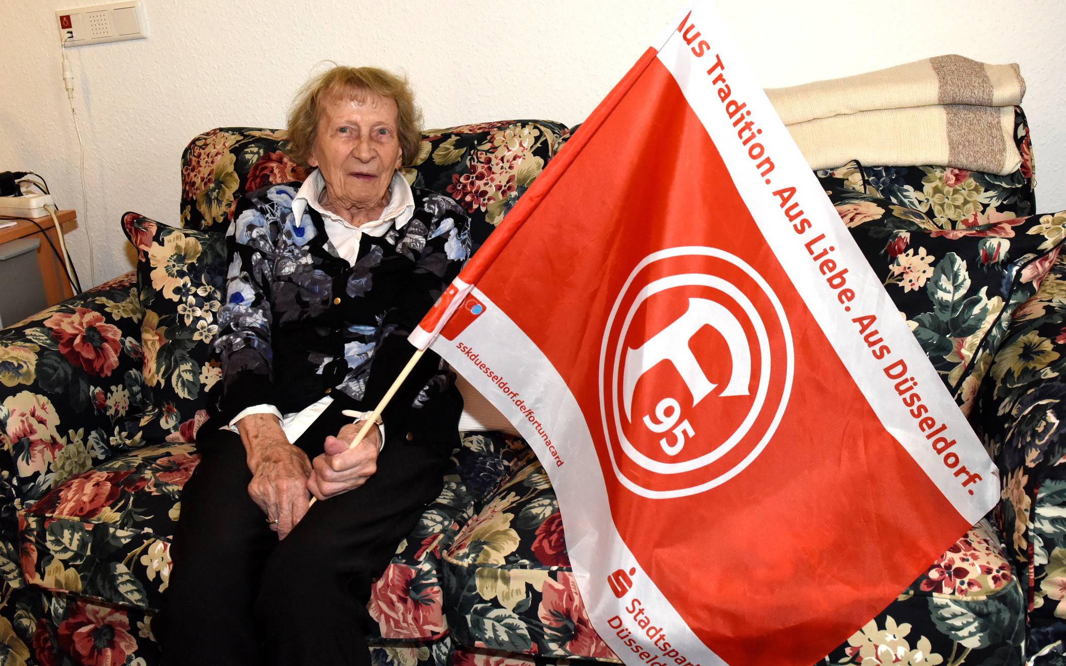  „Ich kann doch nicht ins Krankenhaus, wenn Fortuna spielt“: Gisela Euler (95) 
