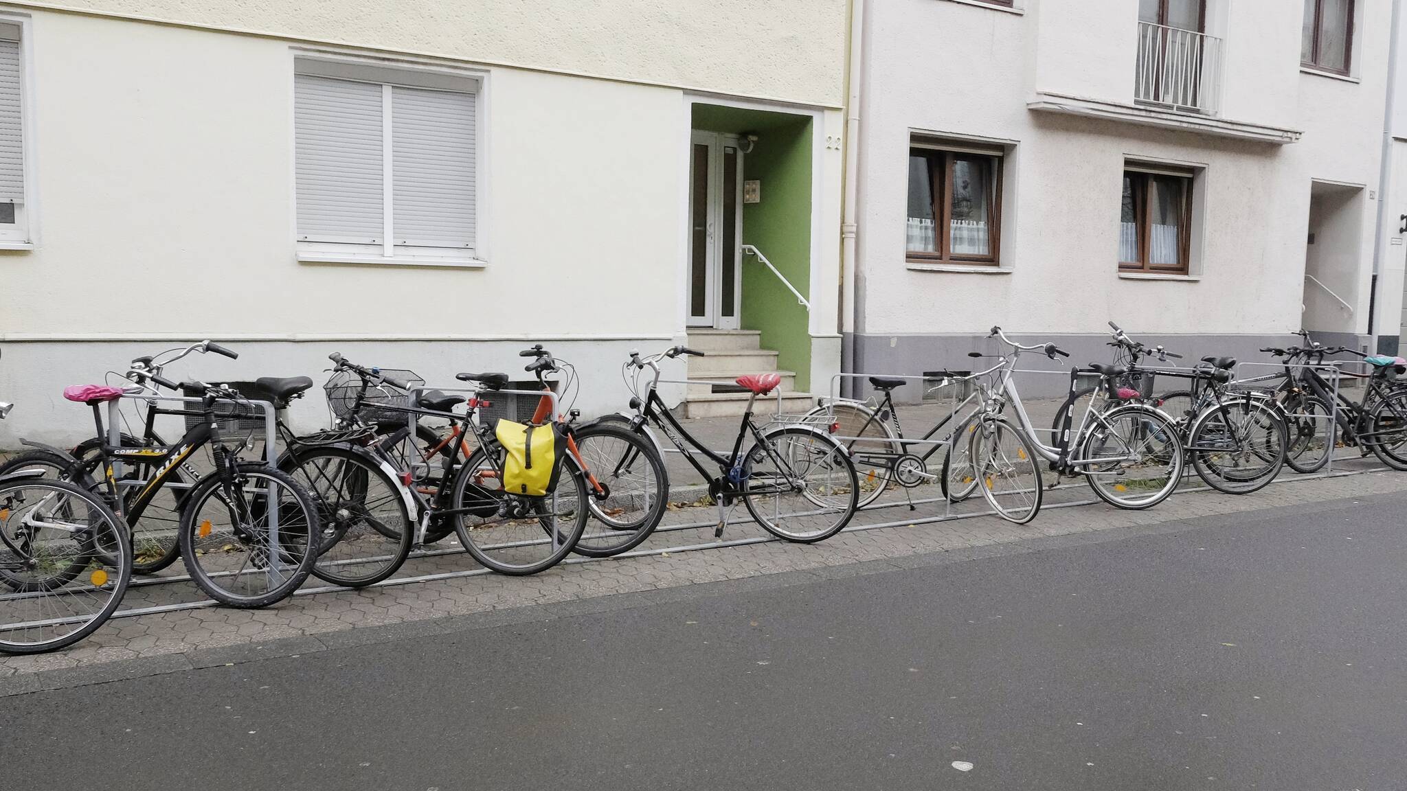 Neue Fahrradparkplätze auf der Cantadorstraße