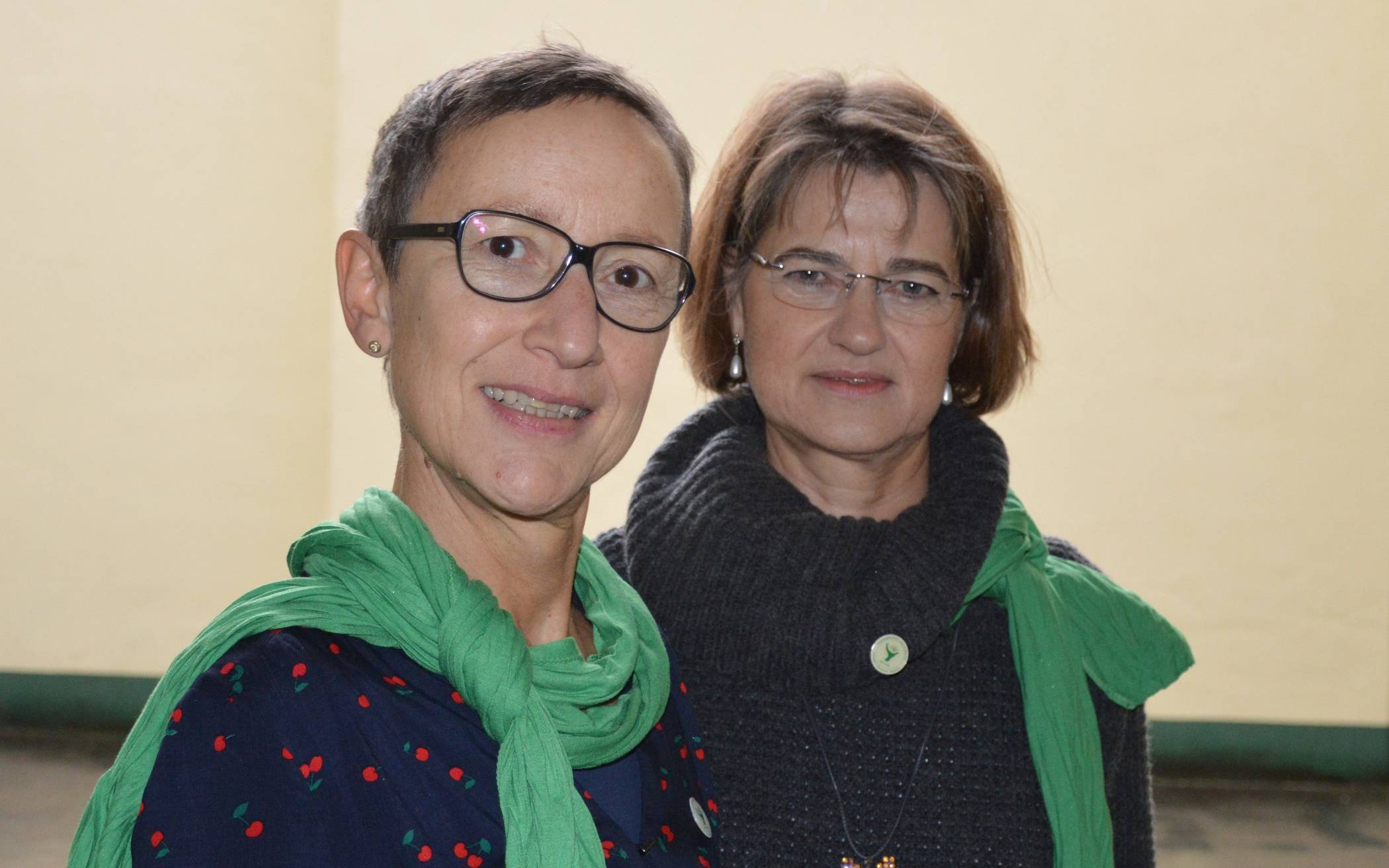  Feiern das 40-jährige Bestehen des Landesverbands NRW der Frauenselbsthilfe nach Krebs (v. l.): Gisela Schwesig, NRW-Landesvorsitzende, und Beisitzerin Birgit Jorzick. 