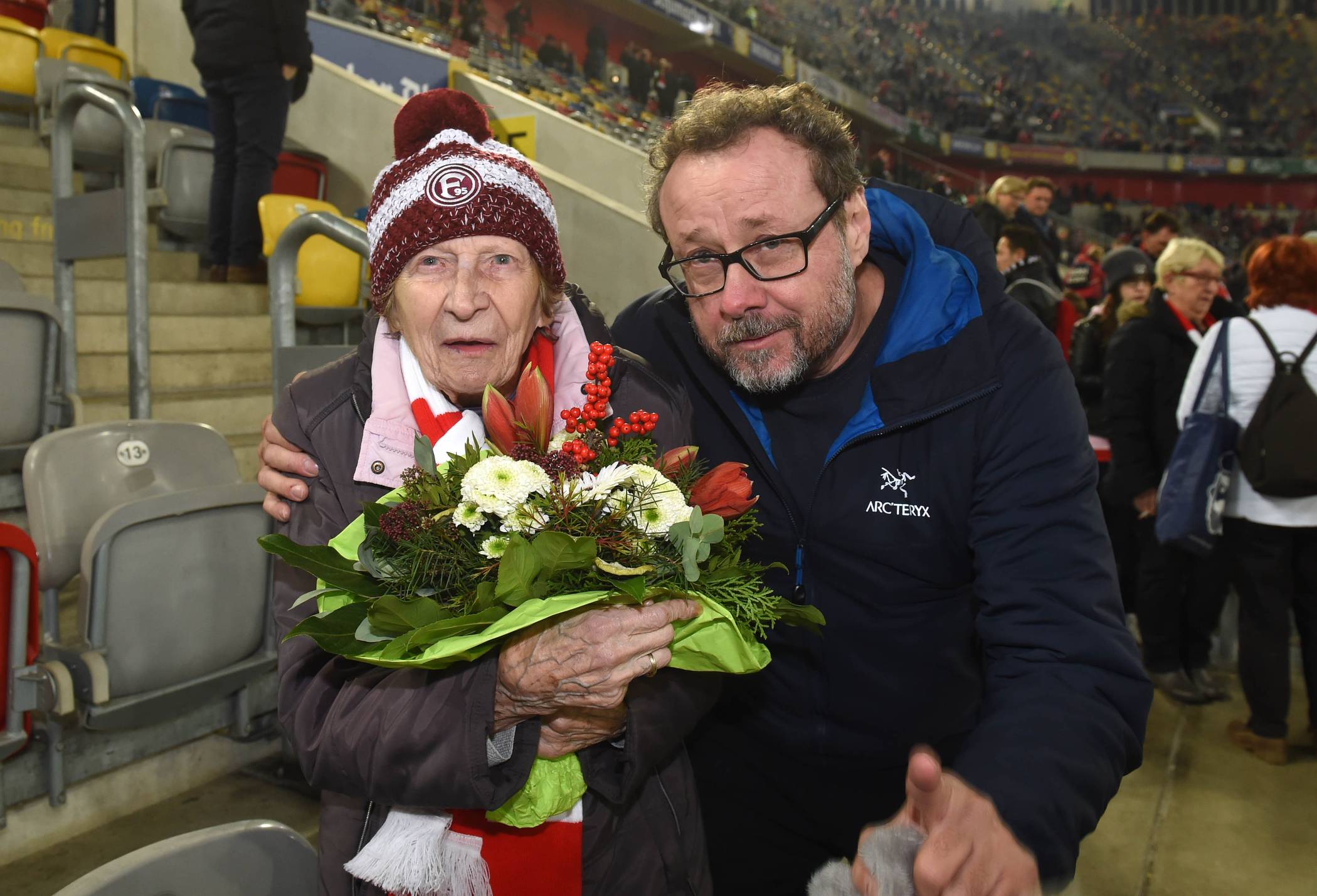  Seit Jahrzehnten Fortuna-Fan: Gisela Euler mit Sohn Bernd 