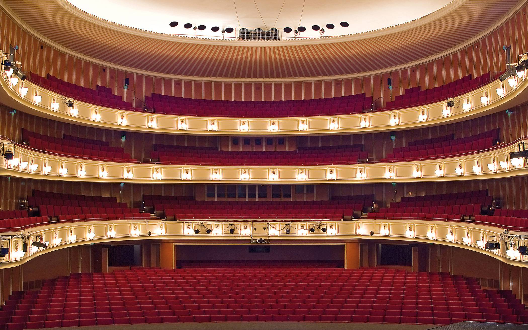 Zuschauerraum des Opernhaus Düsseldorf.