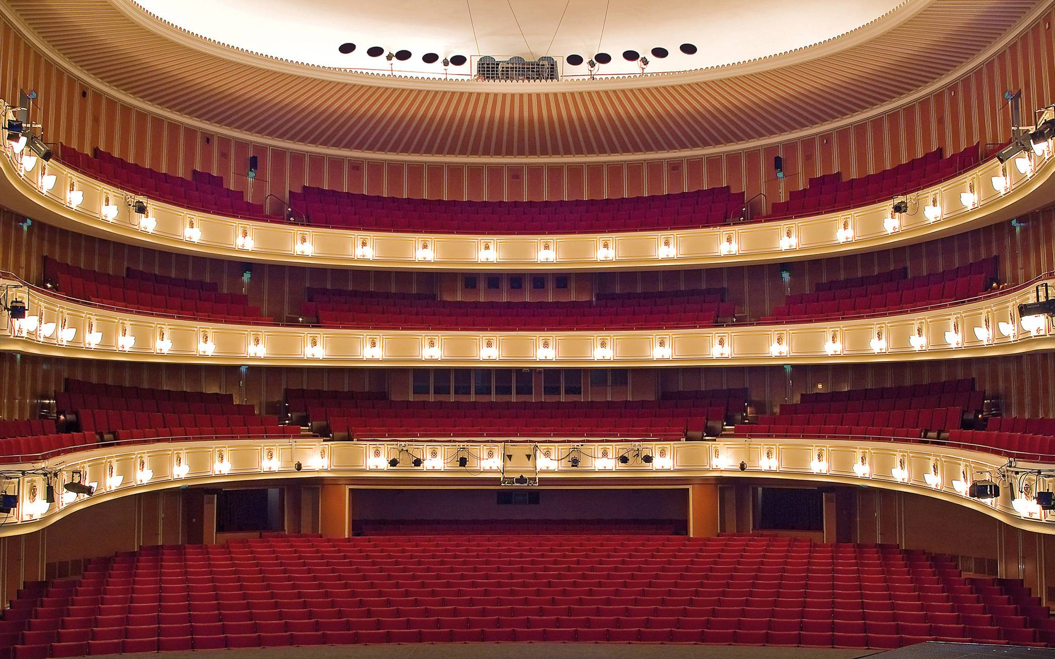  Zuschauerraum des Opernhaus Düsseldorf. 