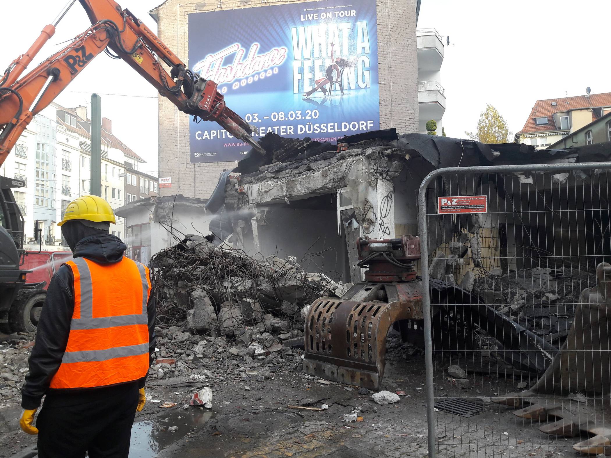  Unschöner Anblick: Bagger an der ehemaligen Brause. 