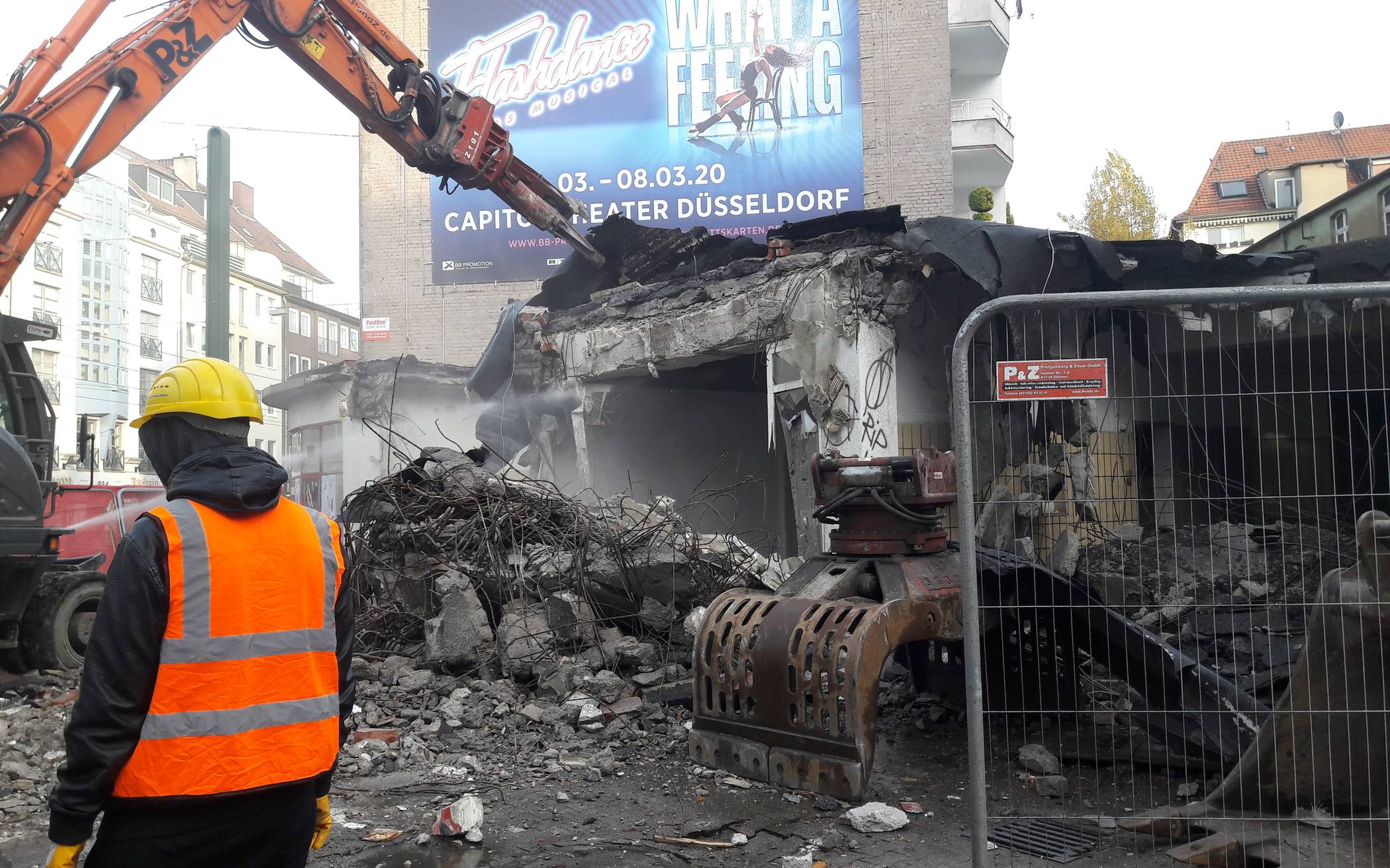 Unschöner Anblick: Bagger an der ehemaligen