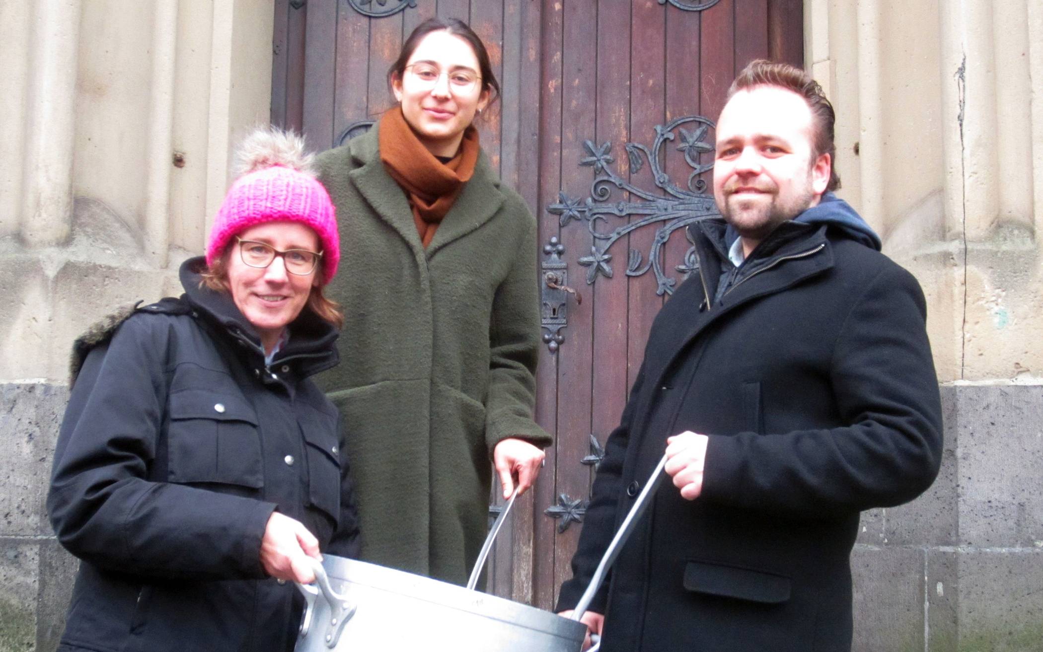  Organisatoren der Suppenküche Oberbilk: Susanne Schulte, Lisa Bußkönning und Tim Schlotmann (v.l.n.r.) 