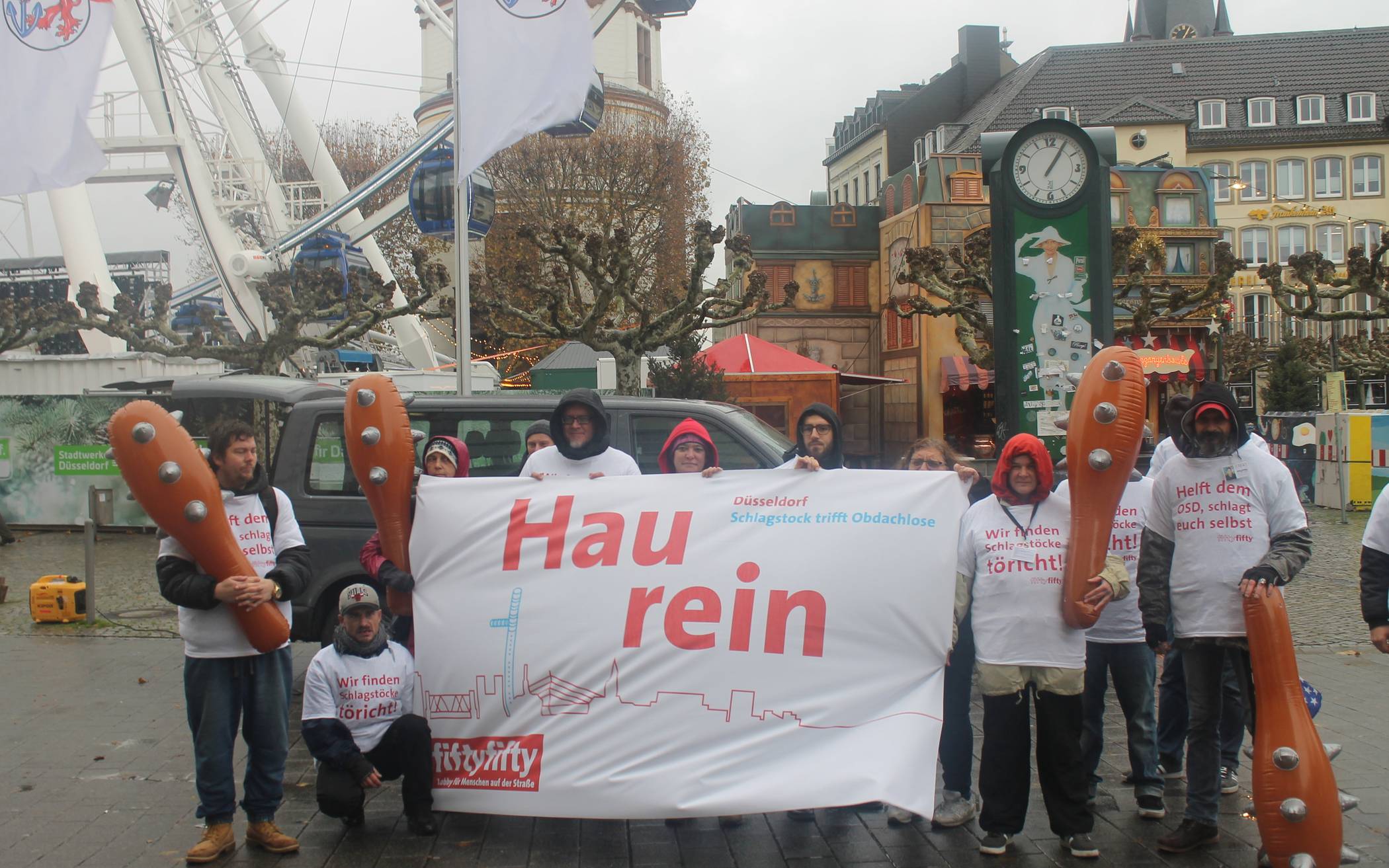 „Bewaffneter“ Protest - am Burgplatz demonstrierten