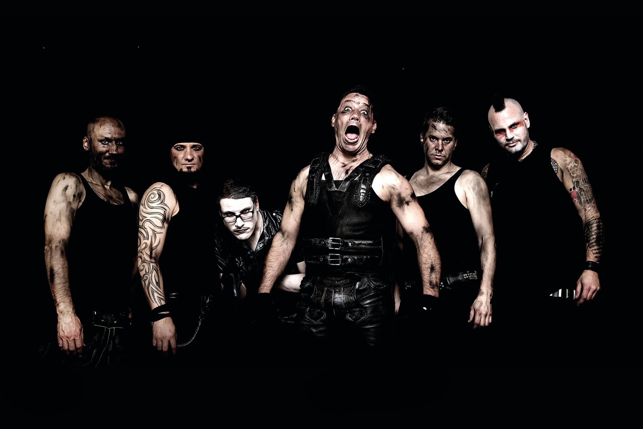  Wirkt wie Rammstein - die Coverband Völkerball. 